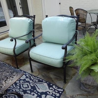 METAL OUTDOOR CHAIRS, LOVESEAT, TABLES  LIKE NEW 