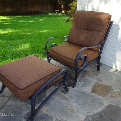 OUTDOOR CHAIR AND OTTOMAN LIKE NEW