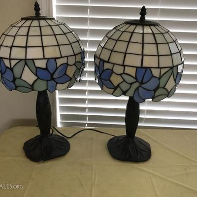 Pair of leaded lamps 
