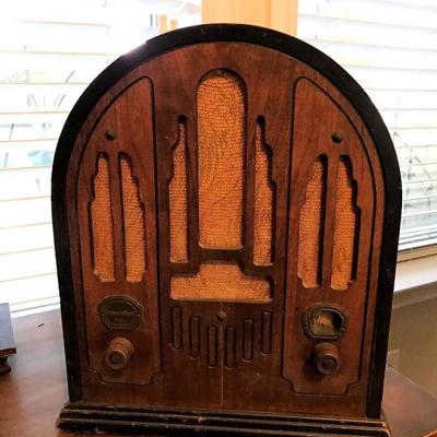 Antique Atwater Kent radio