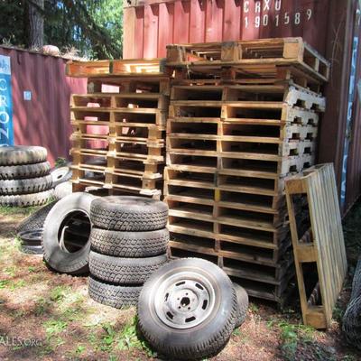 tons of pallets, old and new