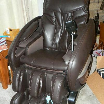 Cozzia Zero Gravity High Tech Massage Chair--LIKE NEW, used twice