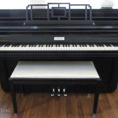 William Knabe & Co. Official Piano of the Metropolitan Opera since 1925.  Black Lacquer Spinet Piano with Bench 161471 
