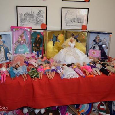 Vintage barbies and boxes 