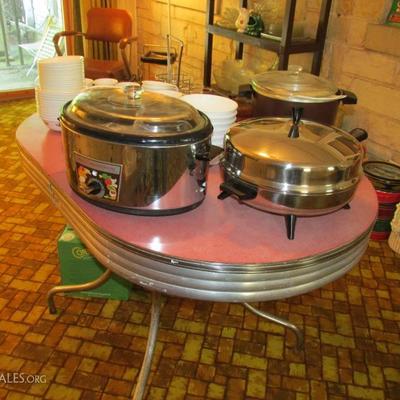 Retro table and cookware