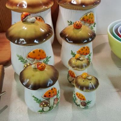 Lefton Mushroom Jar Set