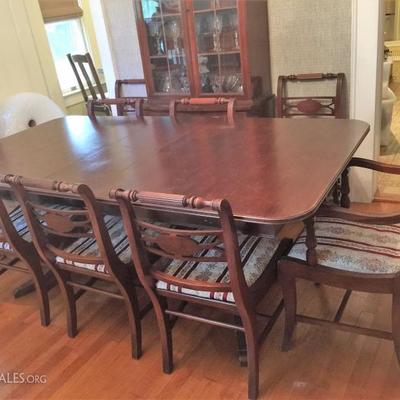Duncan Phyfe-style dining table and 8 chairs.