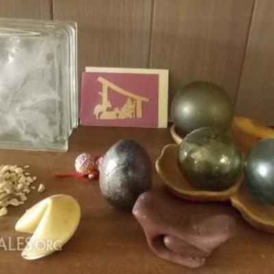 KCT056 Etched Glass Vase, Glass Balls, Monkey Pod Tray & More!
