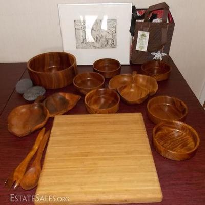 KCT064 Wooden Bowls, Insulated Bags, Framed Picture 
