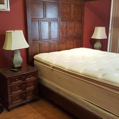 Queen bedroom set by Henredon includes four post bed, (2) nightstands, armoire and dresser with mirrror