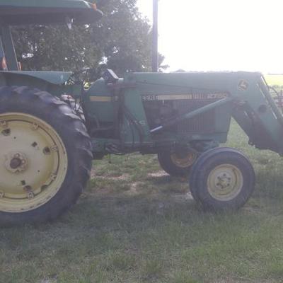 1976 John Deere Tractor #2640 w/ #46 Front End Loader Has 5600 hours on it. 