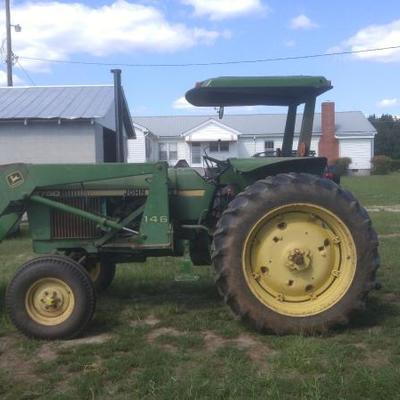1986 John Deere Tractor #2750 w/ #146 Front End Loader has 3983 hours on it. 