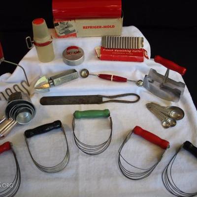 Set of 16 Miscellaneous Vintage Kitchen Utensils: Six with red handles: 1 Androck pastry blender Made in U.S.A. Pat. 1735236, 1 Androck...