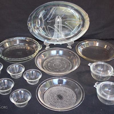 12 Piece Pyrex & Glass bake Lot:  2 small 10 ounce covered cassoulets (1 lid has a chip) 4.5" diameter 2" tall marked Pyrex...