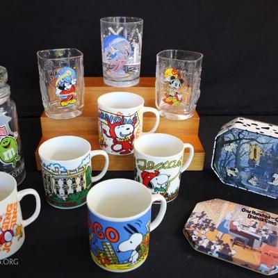 1980's Cartoon Character Collection:  5 Snoopy Mugs (10 ounces) (3.5") Â© 1958,1965 all stamped on bottom PEANUTS Characters:...