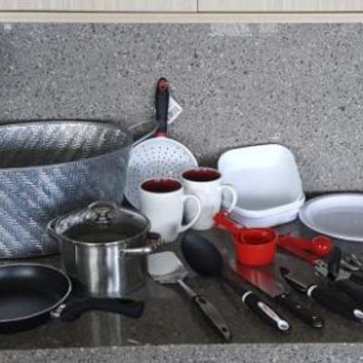 NLP044 Kitchen Goods - Pot, Pan, Utensils, DÃ©cor & More

