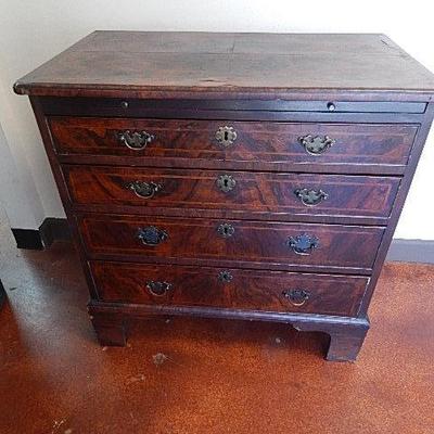 Early serving chest