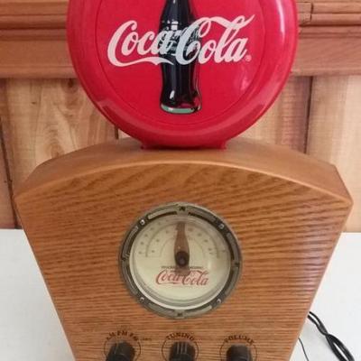 Vintage Coca Cola styled radio AM/FM.