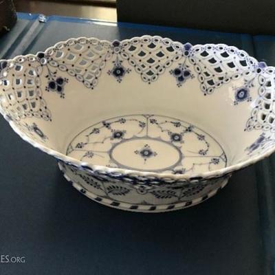 Royal Copenhagen reticulated edge centerpiece bowl