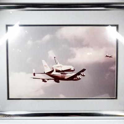 $20.00 - PHOTOGRAPH OF THE SPACE SHUTTLE COLUMBIA BY BILL WILSON, MARKED ON BACK OF FRAME 