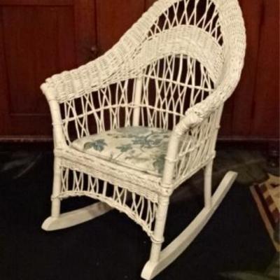 $33.00 - SMALL CHILD SIZE WICKER ROCKER, WHITE PAINTED FINISH, CUSHIONED SEAT, VERY GOOD CONDITION, 