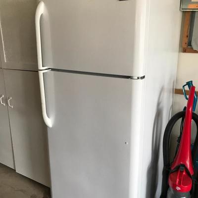 Frigidaire spare fridge 