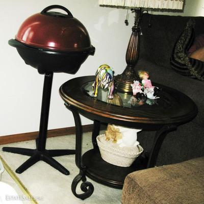 electric grill and end table