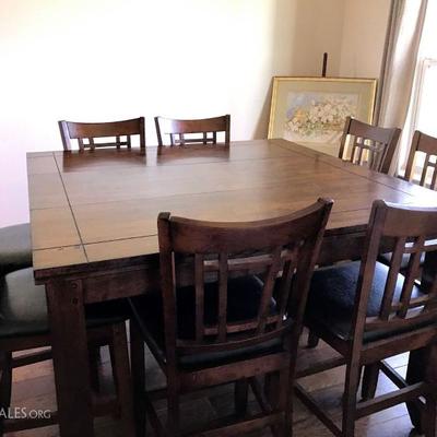 Dining table with one leaf and 8 chairs