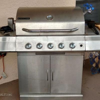 Perfect Flame Gas Grill w/Side Burner & Rotisserie.  Tank included.