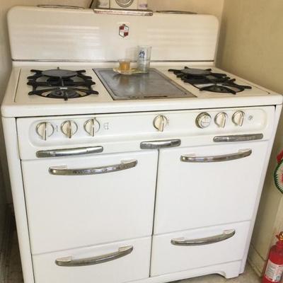 Vintage Wedgewood stove $400