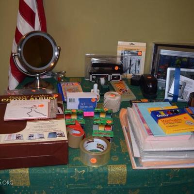 desk accessories and supplies 