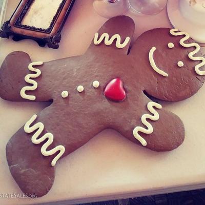 I'm a permanent gingerbread to hang on your wall