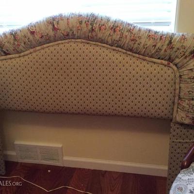 Custom made tufted upholstered fabric headboard -- so sweet. Brand new!