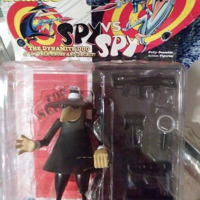 Two unopened Mad Magazine characters: Remember these guys? Spy v Spy (white and black)