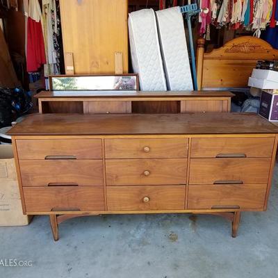 Mid Century Modern 9 drawer dresser Vega by Morris in Walnut $599 or best offer