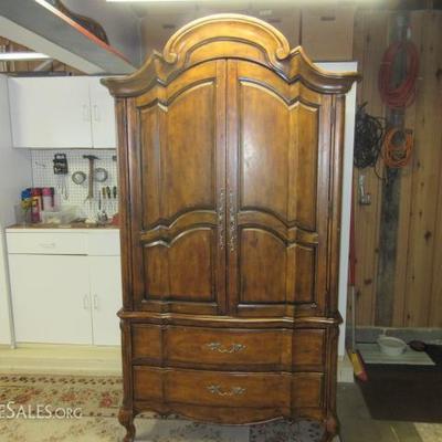 Vintage armoire, included in the complete bedroom set