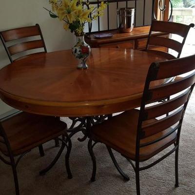 Pedestal dining table 