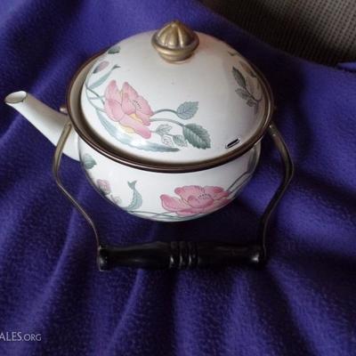 Floral tea pot
