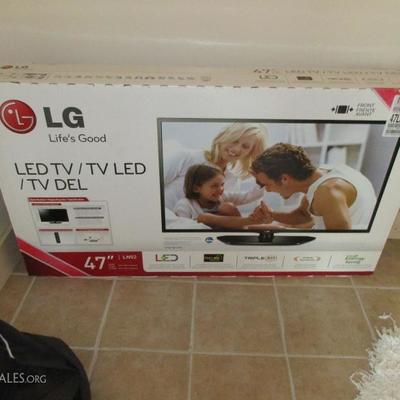 NEW TV IN BOX