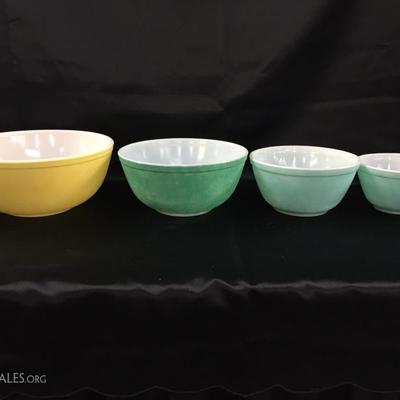 Pyrex bowls