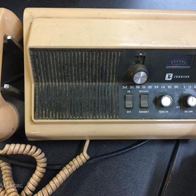 Johnson Messenger 123 CB radio