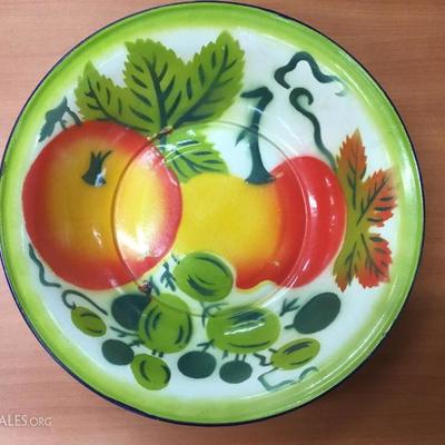 Enamelware fruit bowl