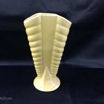 Vase (cracked)