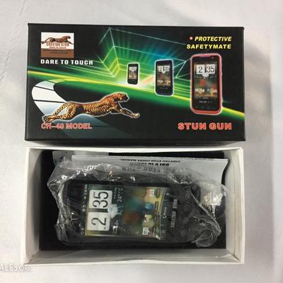 Stun gun that looks like a phone