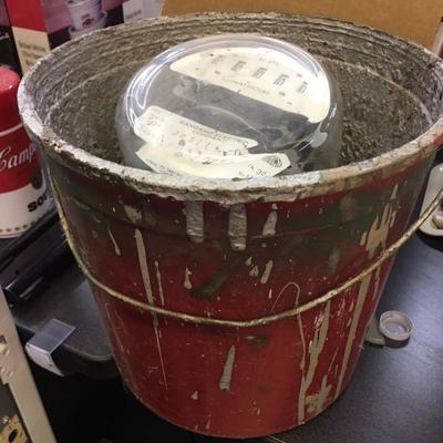 Chain and meter with bucket