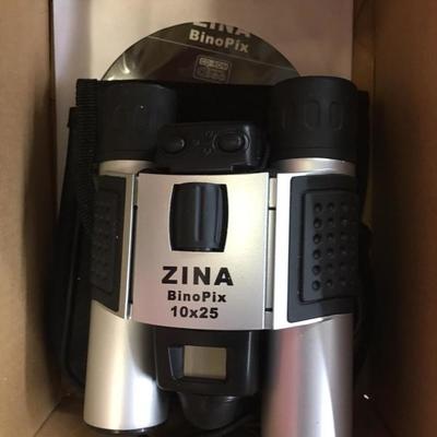 Binoculars with camera