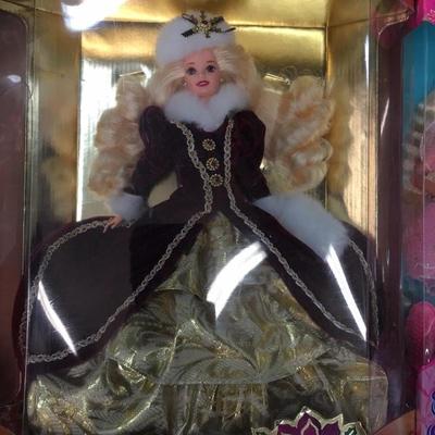 Barbies and Snow White set