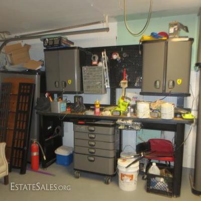 Craftsman Professional Work Station complete with Cabinets and Work Benches