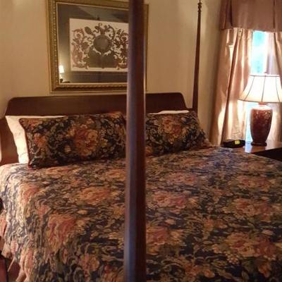 Durham King size pencil post bed