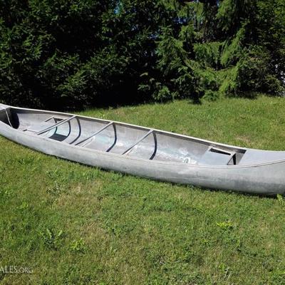 17 foot Aluminum Canoe 